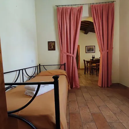مزرعة للإقامة Santa Cristina